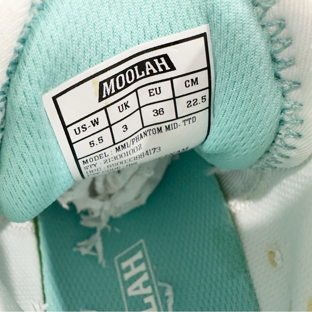 Moda Women's Blue and White Sneakers - Picture 6 of 7